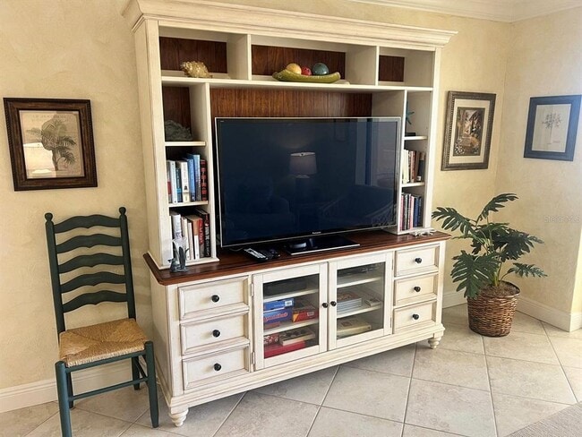 Building Photo - 1125 W Peppertree Dr