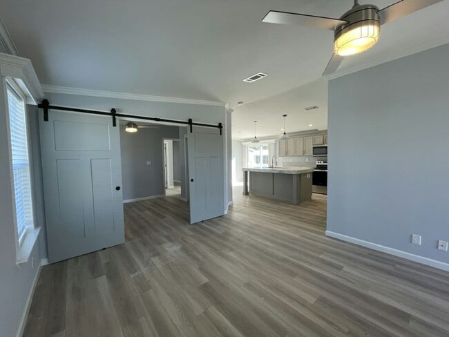 Building Photo - 4104 Guilder St