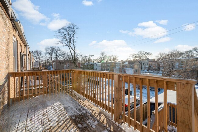 Building Photo - 6430 S Eberhart Ave