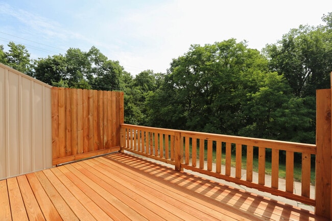 Building Photo - 311 Foxfire Dr