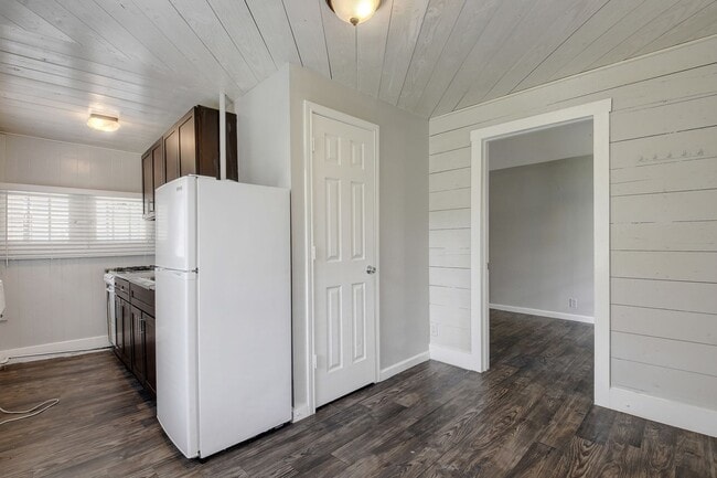 Building Photo - 6bed/3bath House in West Campus
