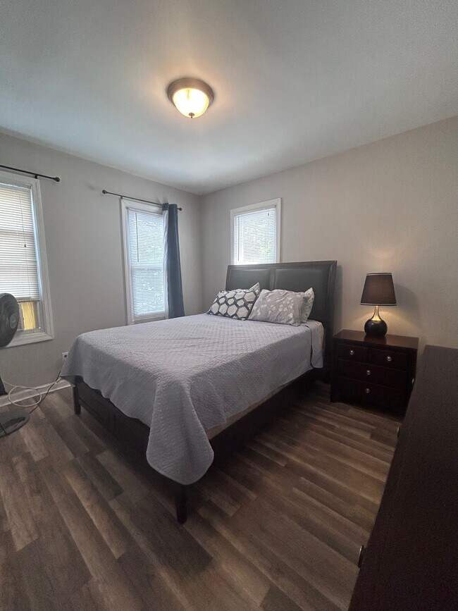 Building Photo - 42 Ella St