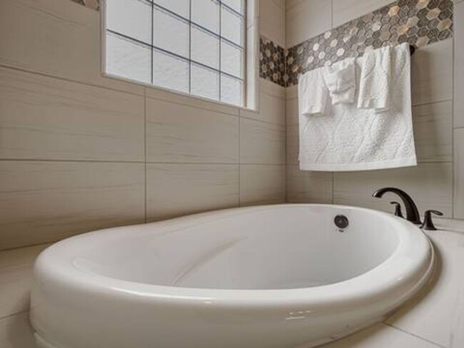Primary Photo - Beautiful East side House 3 Bed