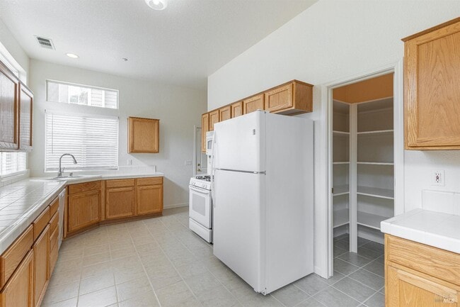 Building Photo - 201 Spur Ridge Ln