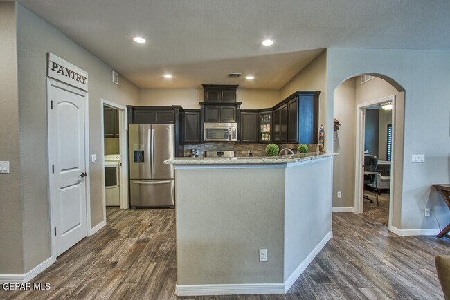 Building Photo - 2116 Honour Point Pl