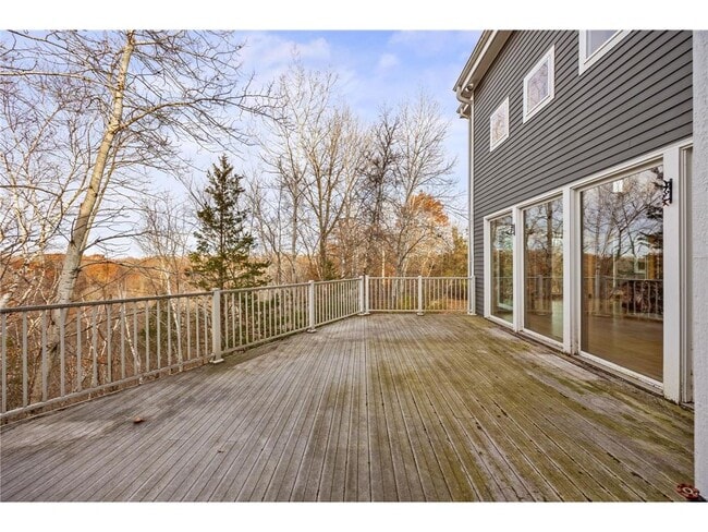 Building Photo - 1560 Bluff Creek Dr