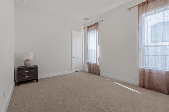 Building Photo - 921 Trevi Fontana Dr.