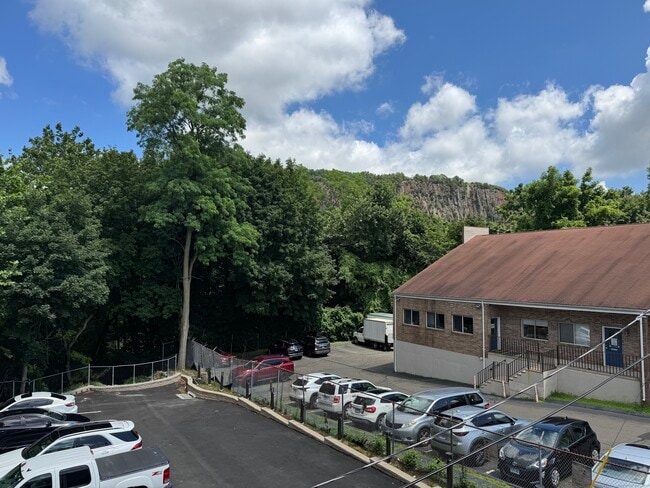 Building Photo - 1085 Whalley Ave