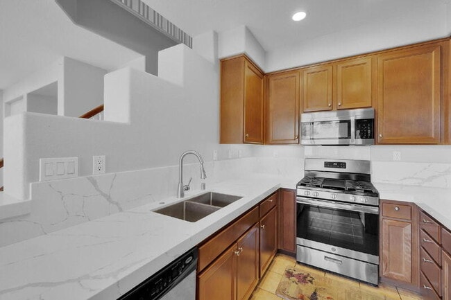 Building Photo - 1423 Caminito Garibay