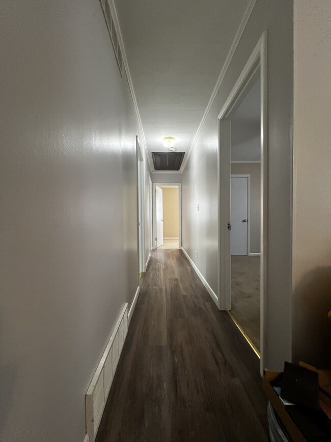 Building Photo - 208 Dupont Ave