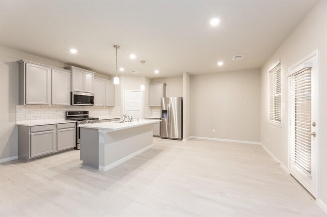 Building Photo - 18484 Sunrise Maple Drive, Montgomery, TX ...