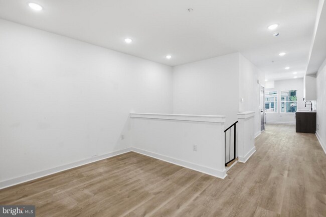 Building Photo - 669 N 39th St