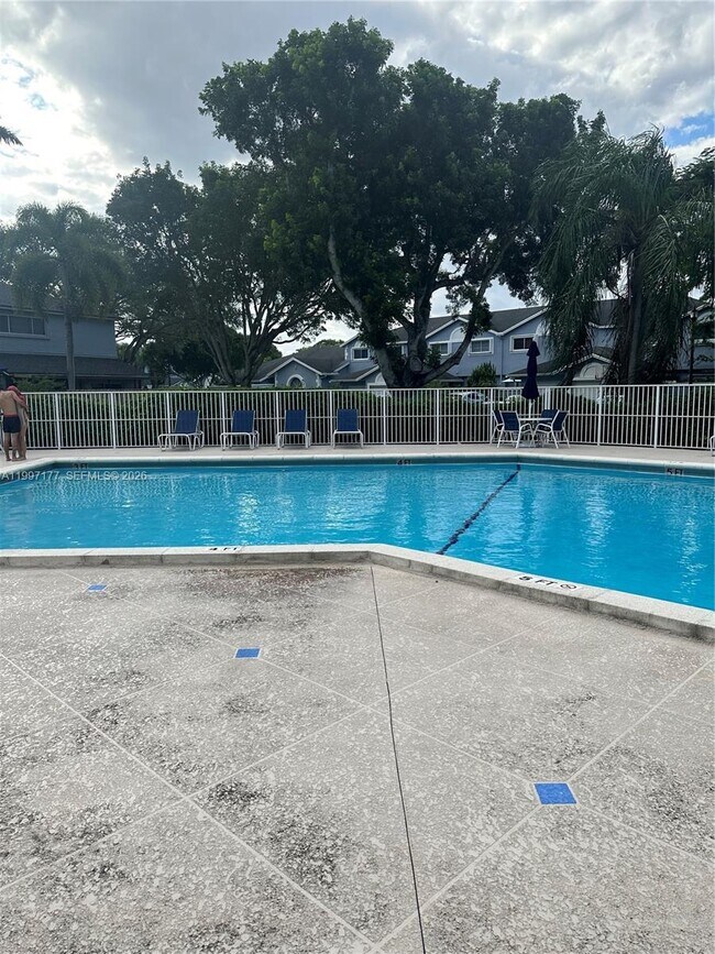 Building Photo - 9724 SW 142nd Pl