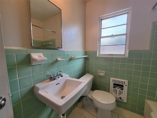 Building Photo - 1314 Heights Blvd