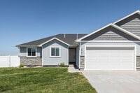 Building Photo - $500 off first months rent. If rented before the end of AUGUST!! BRAND NEW 5 BED 3 BATH TWIN HOME