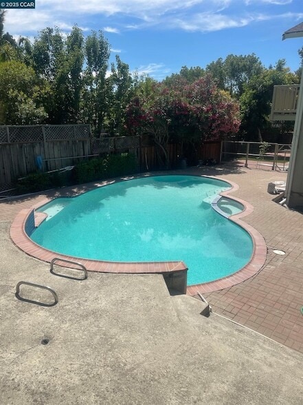 Building Photo - 971 Livorna Rd