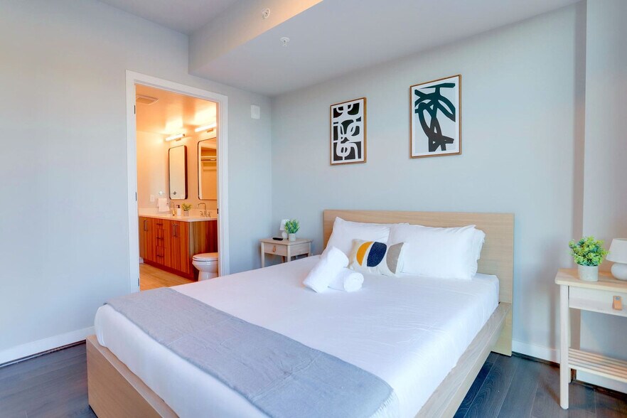 Building Photo - 1122 N Hudson St