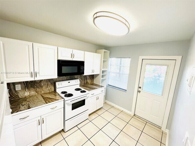 Building Photo - 1050 Atlantic Shores Blvd