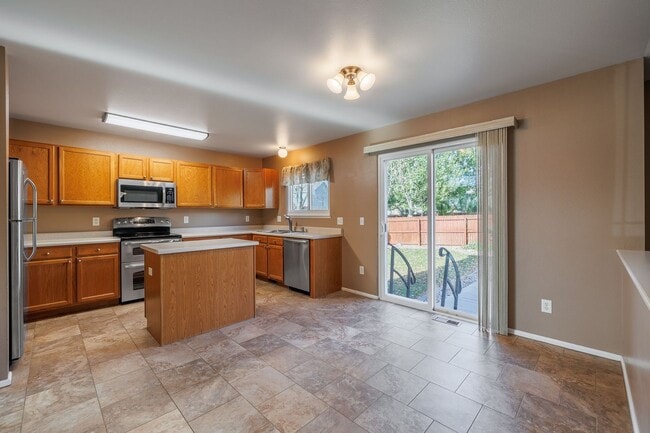 Building Photo - Beautiful 4 bedroom 2-story home in 80925