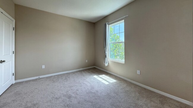 Building Photo - 13781 Wineberry Dr