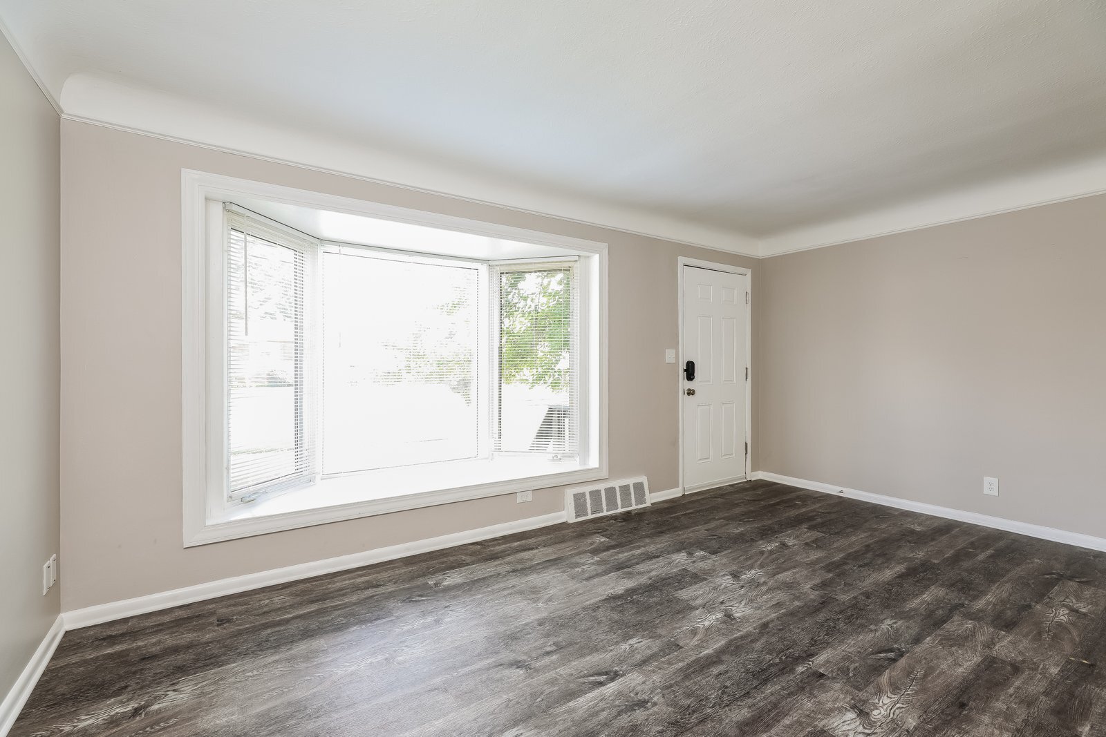 Building Photo - 17209 Deforest Ave