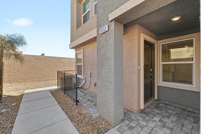 Building Photo - 9653 Horseshoe Cyn St