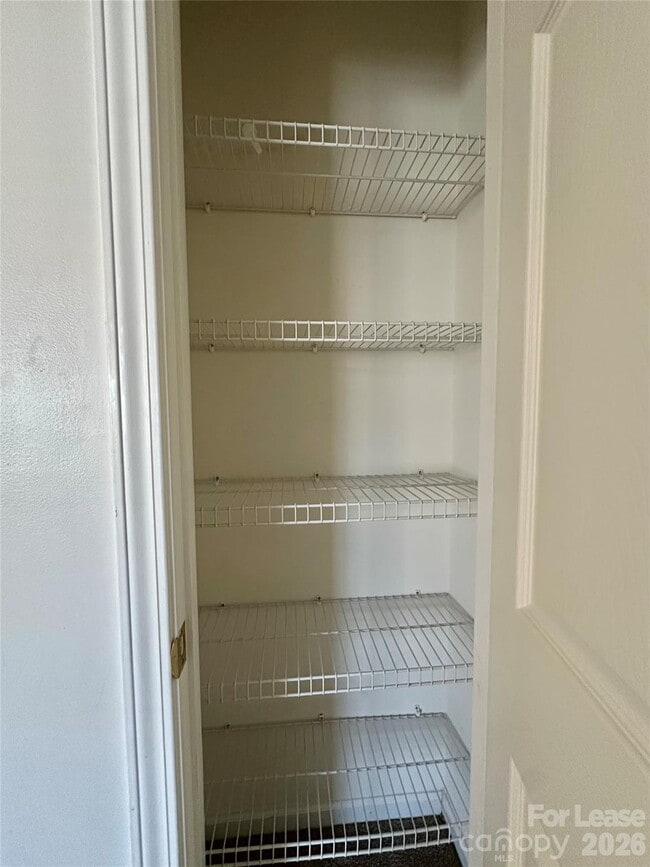 Building Photo - 5787 Dove Point Dr SW