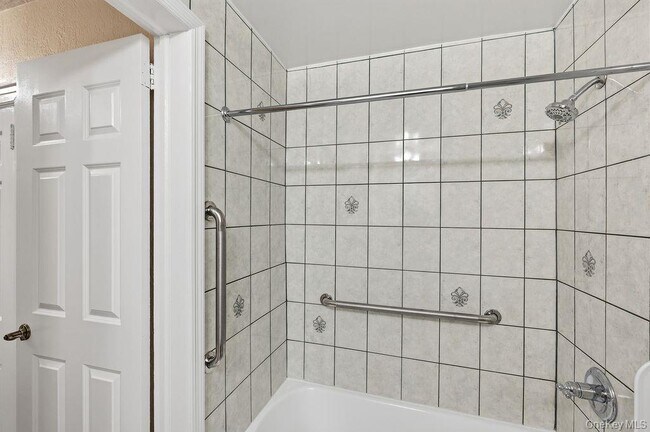 Building Photo - 61 Orchard Ave