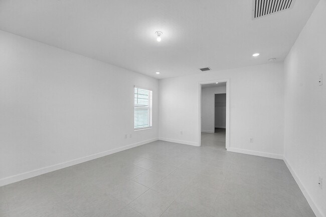 Building Photo - 6394 Windwood Wy