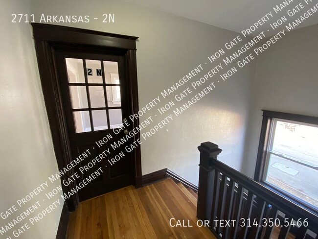 Building Photo - Tower Grove East charming one-bedroom apar...