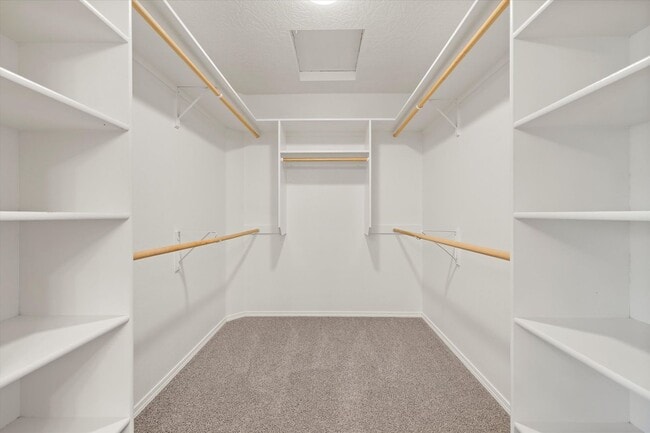 Building Photo - Beautifully Updated 4-Bedroom Home with 3-...