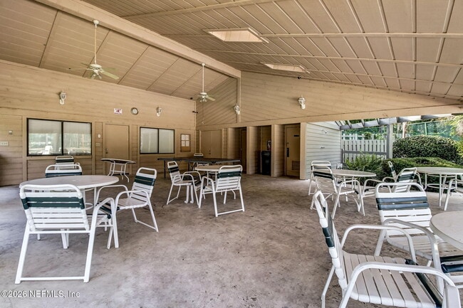 Building Photo - 7623 Baymeadows Cir W