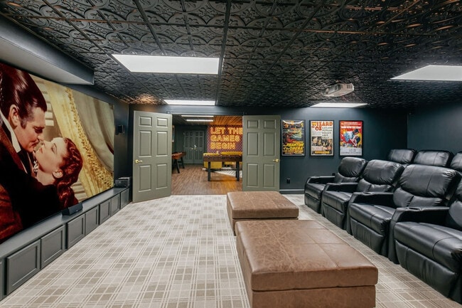 Building Photo - 33 Pinners Ln