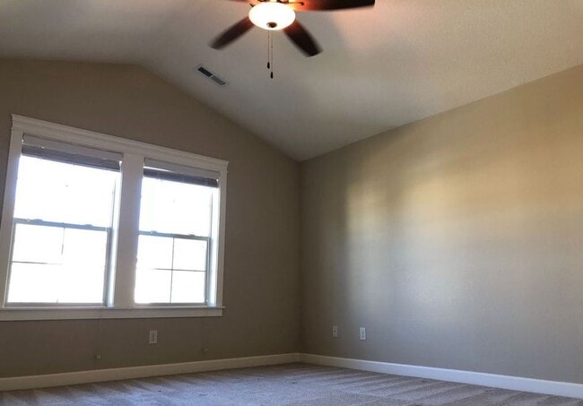 Building Photo - 7429 NE 58th Way