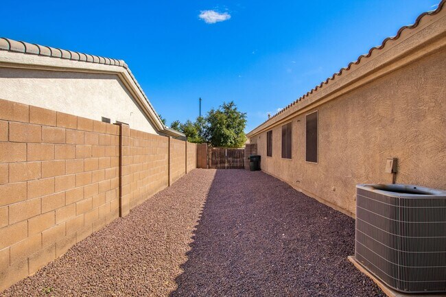 Building Photo - Coming Soon! Spacious Home & Yard with RV ...