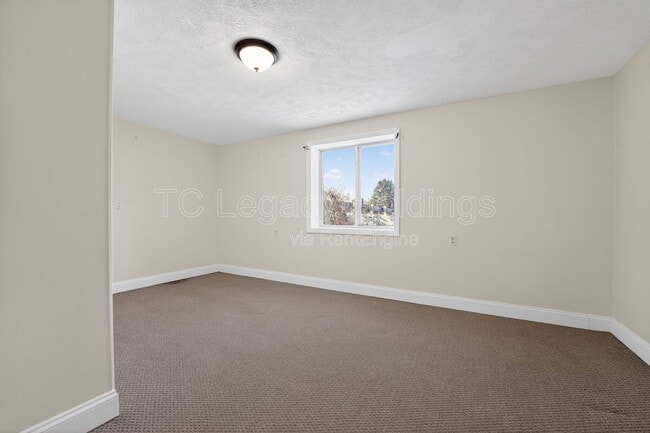 Building Photo - 388 Broaddus Ave