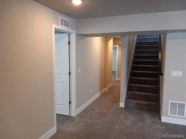 Building Photo - 10523 Summer Rdg Dr