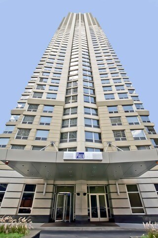 Primary Photo - 440 N Wabash Ave