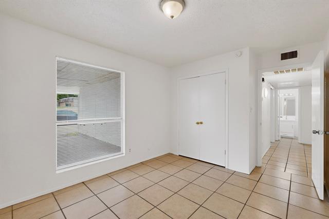 Building Photo - 6808 Trail Lake Dr