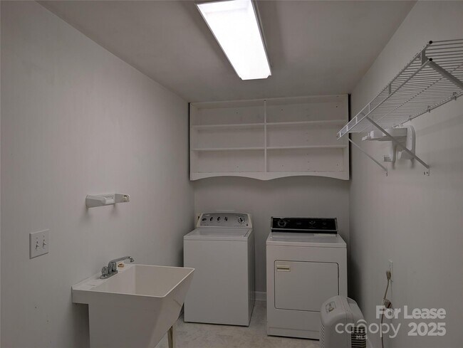 Building Photo - 155 Hamptons Cove Rd