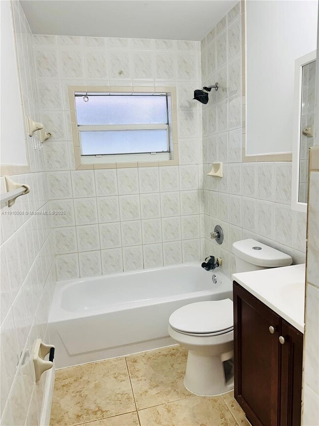 Building Photo - 1101 NW 134th Pl