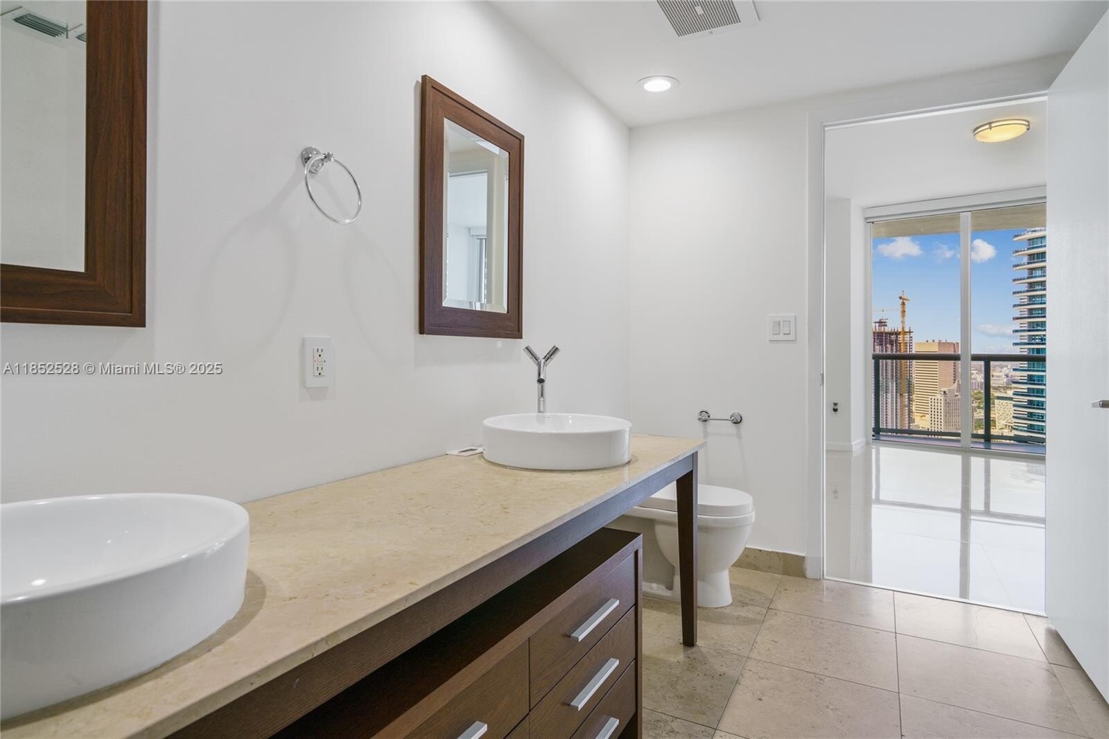 Building Photo - 465 Brickell Ave