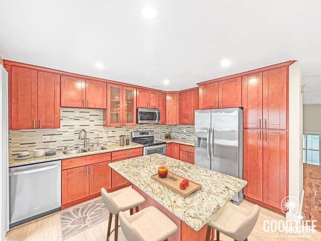 Building Photo - Beautiful 3B/2.5BA W/ Attached 2 Car Garage, A/C, & W/D in La Jolla!