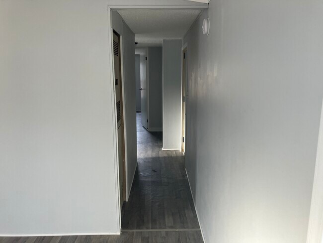 Building Photo - 55 E Riling St