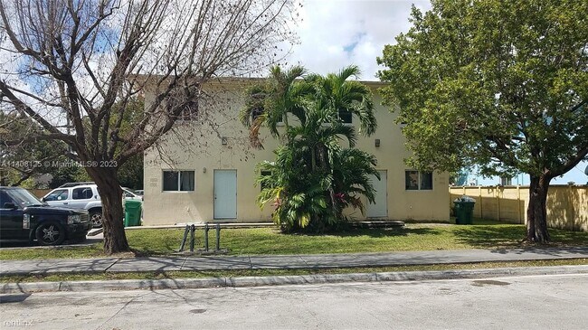 Building Photo - 4 br, 2 bath House - 13950 NE 2nd Ave # 1A 0