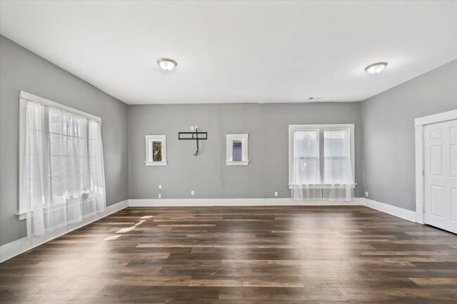 Building Photo - 2046 Courtland Pl