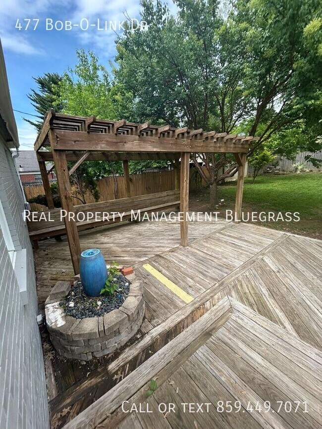 Building Photo - 477 Bob-O-Link Dr