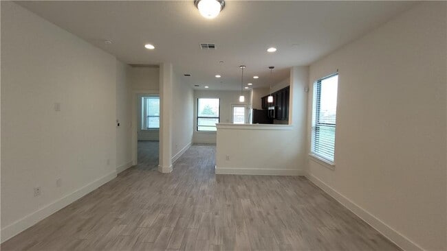 Building Photo - 12320 Maypole Bend