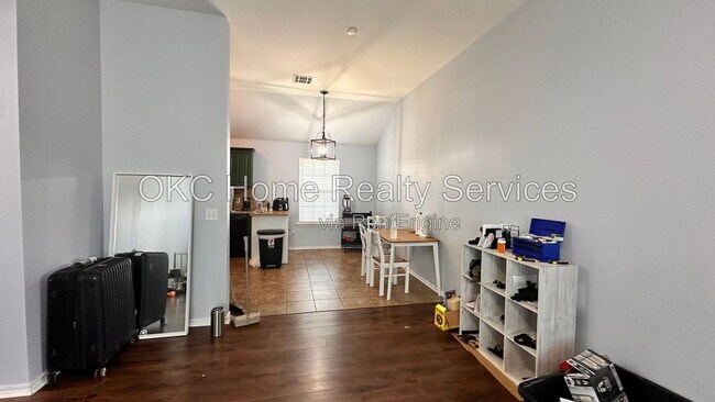 Building Photo - 3609 Green Apple Pl