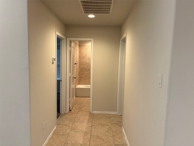 Building Photo - 24307 Hampton Terrace Ln